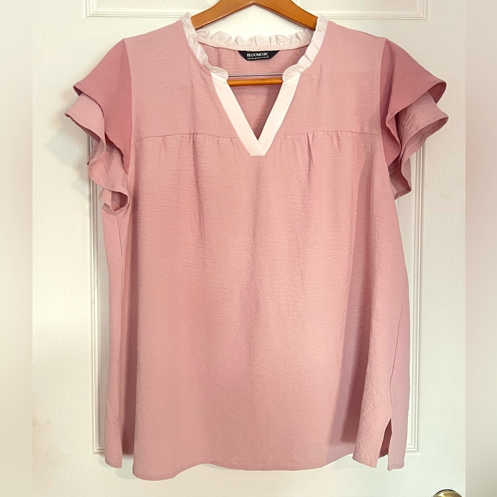 Like New Pink Ruffle Sleeve Blouse 👚